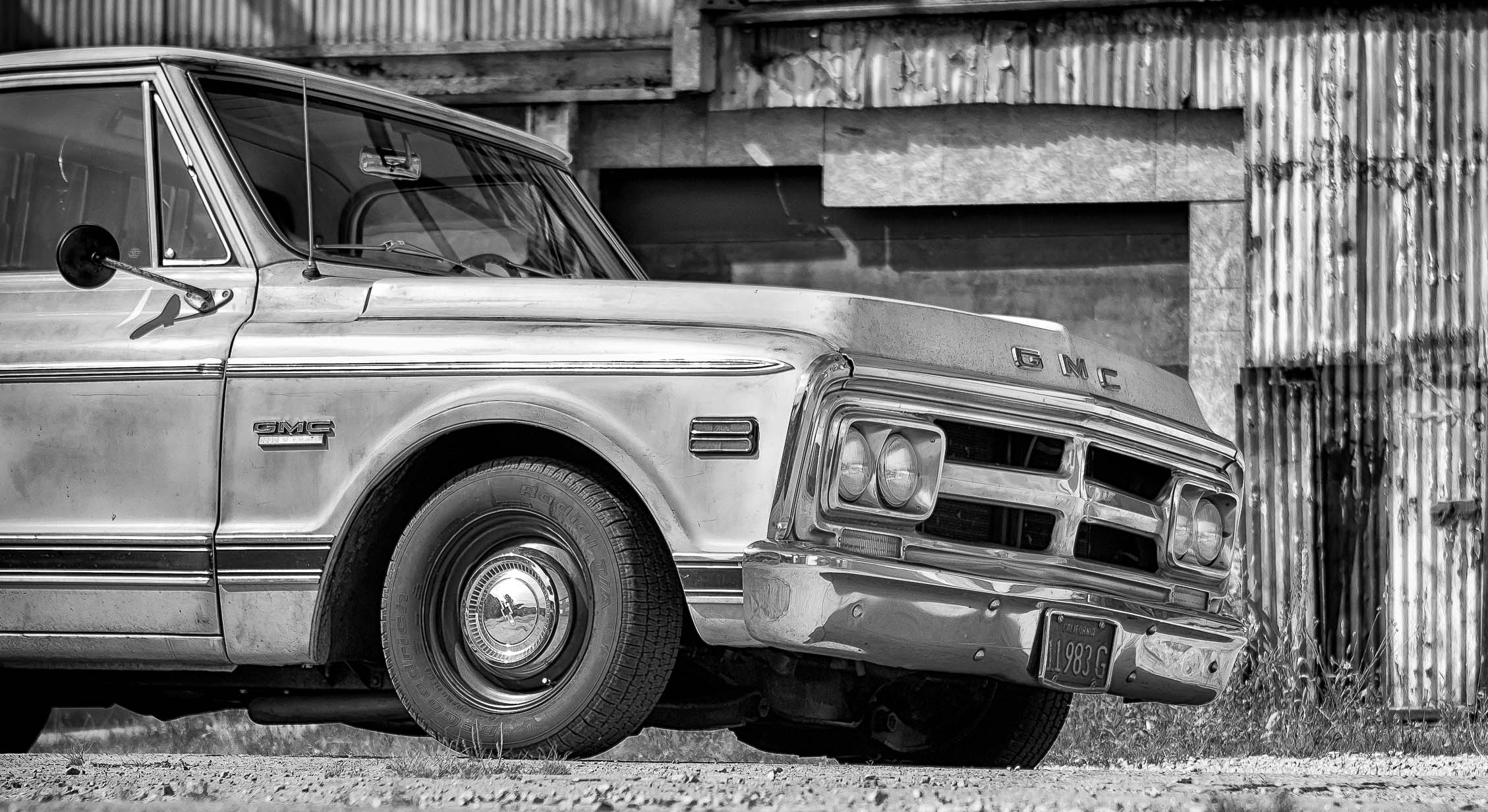 Black and white picture of a DMC car 