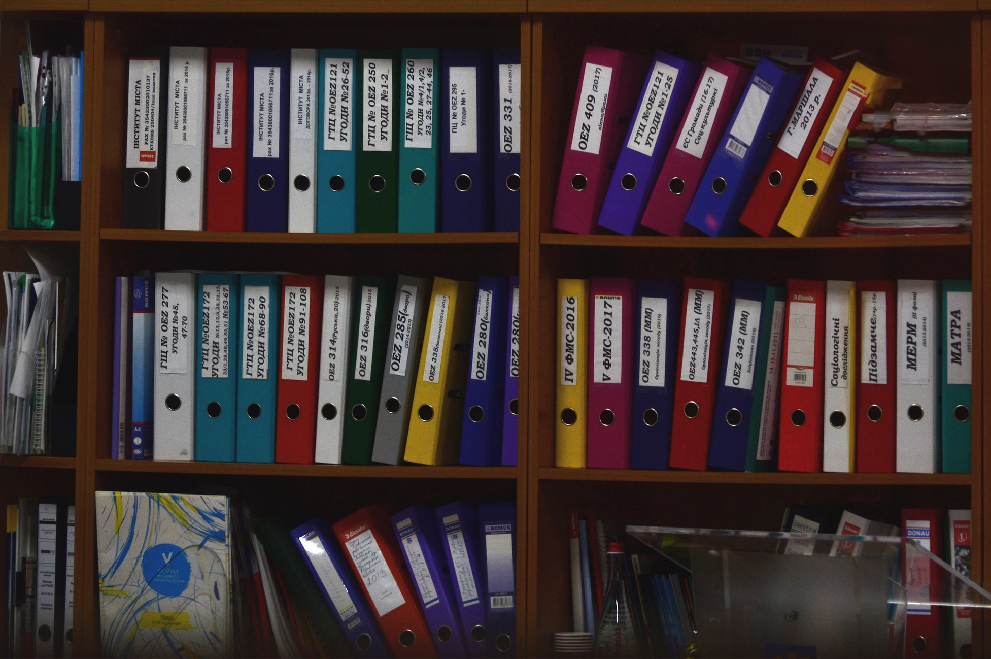 Picture of assorted files on a shelf