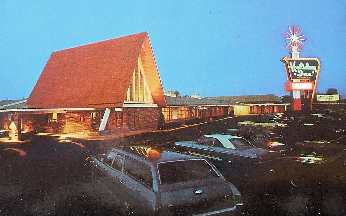 A vintage photograph of a Holiday Inn in Allentown, Pennsylvania