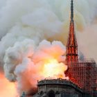 photo of the Notre Dame fire